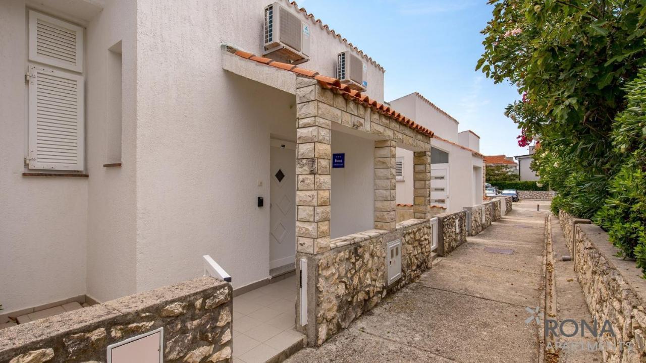 Rona Apartment Flower 1 And Flower 2 Novalja Exterior photo